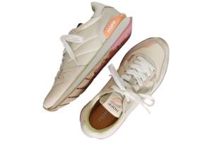 HOFF TROEZEN licht beige sneaker - www.claessensschoenen.nl