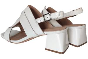 REGARDE LE CIEL AMALIA 01 wit sandaal - www.claessensschoenen.nl
