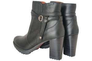 PIKOLINOS CONNELLY W7M-8806 zwart korte laars - www.claessensschoenen.nl PIKOLINOS CONNELLY W7M-8806 zwart korte laars - www.claessensschoenen.nl
