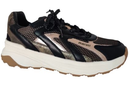 Sneaker de Dora Zwart