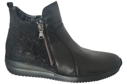 Laarsje de Himona Zwart